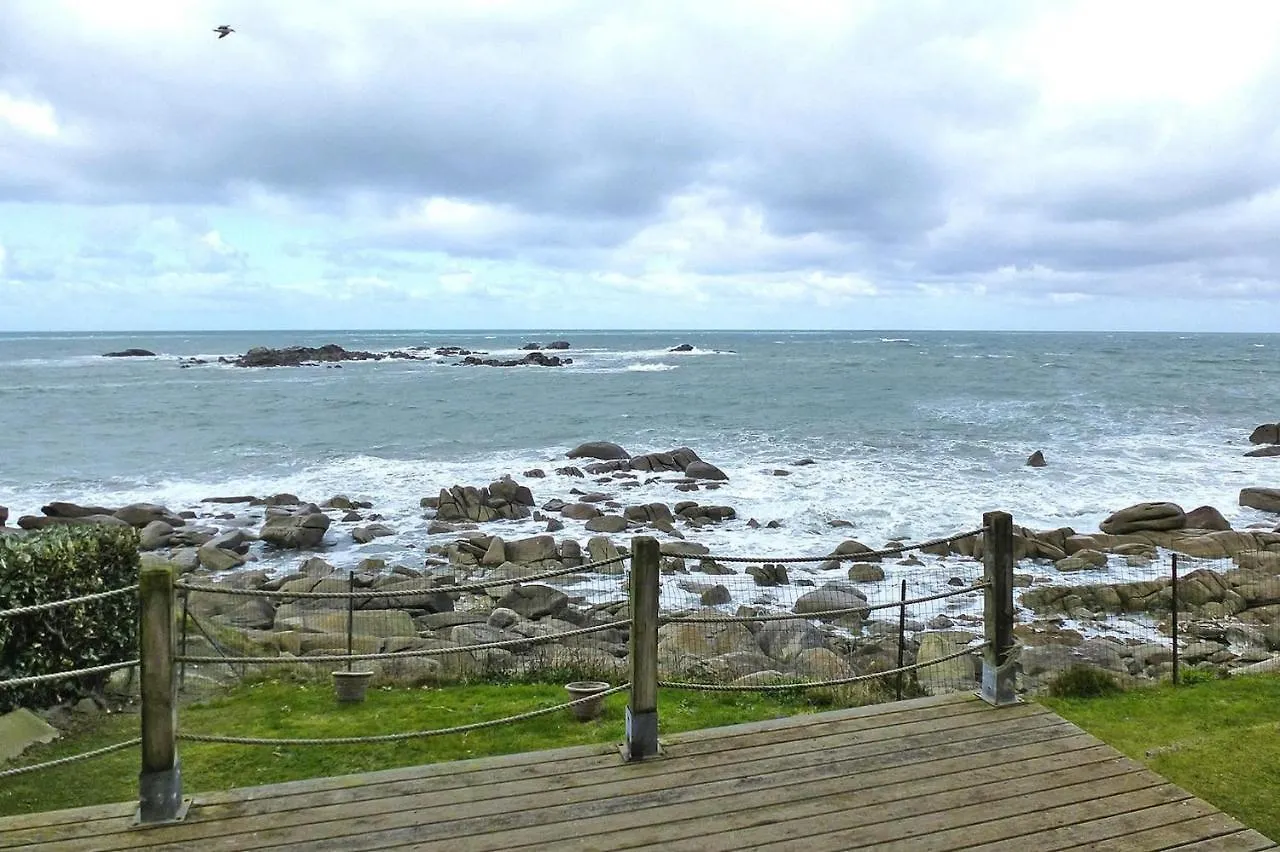 Holiday home The Sea At Your Doorstep, 180° Panoramic View, Plouescat