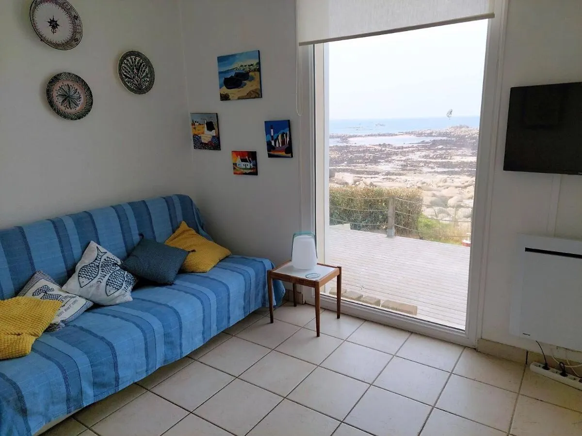 The Sea At Your Doorstep, 180° Panoramic View, Plouescat Holiday home